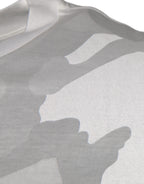 Weiß-graues Baumwoll-T-Shirt mit Rundhalsausschnitt und Camouflage-Muster
