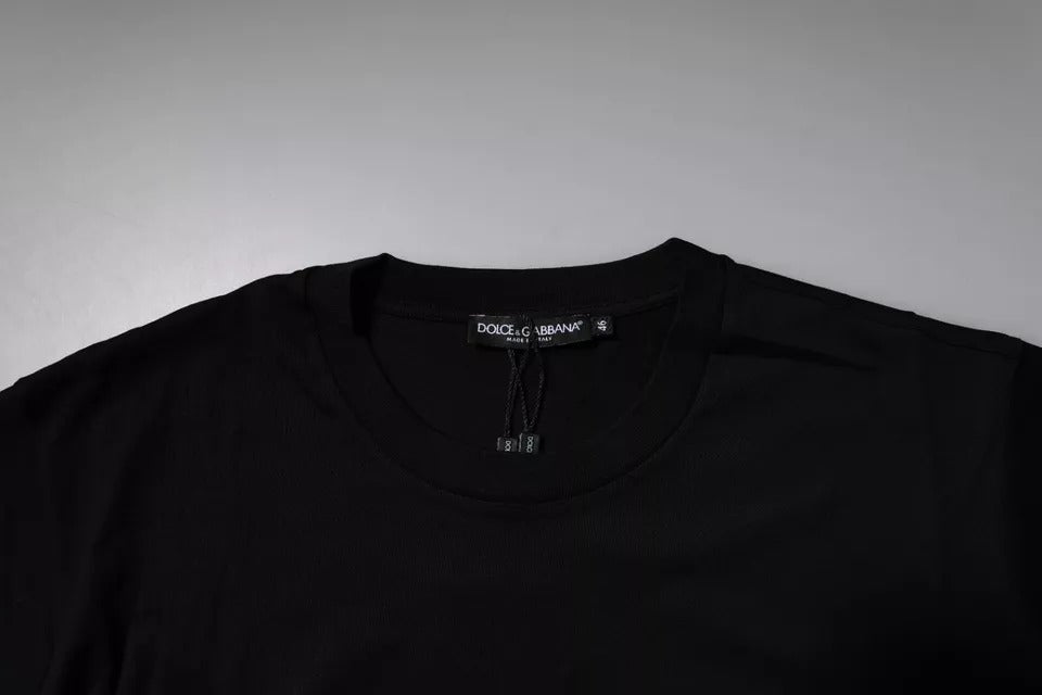 T-Shirt aus Baumwolle mit Rundhalsausschnitt und schwarzem Logo-Patch