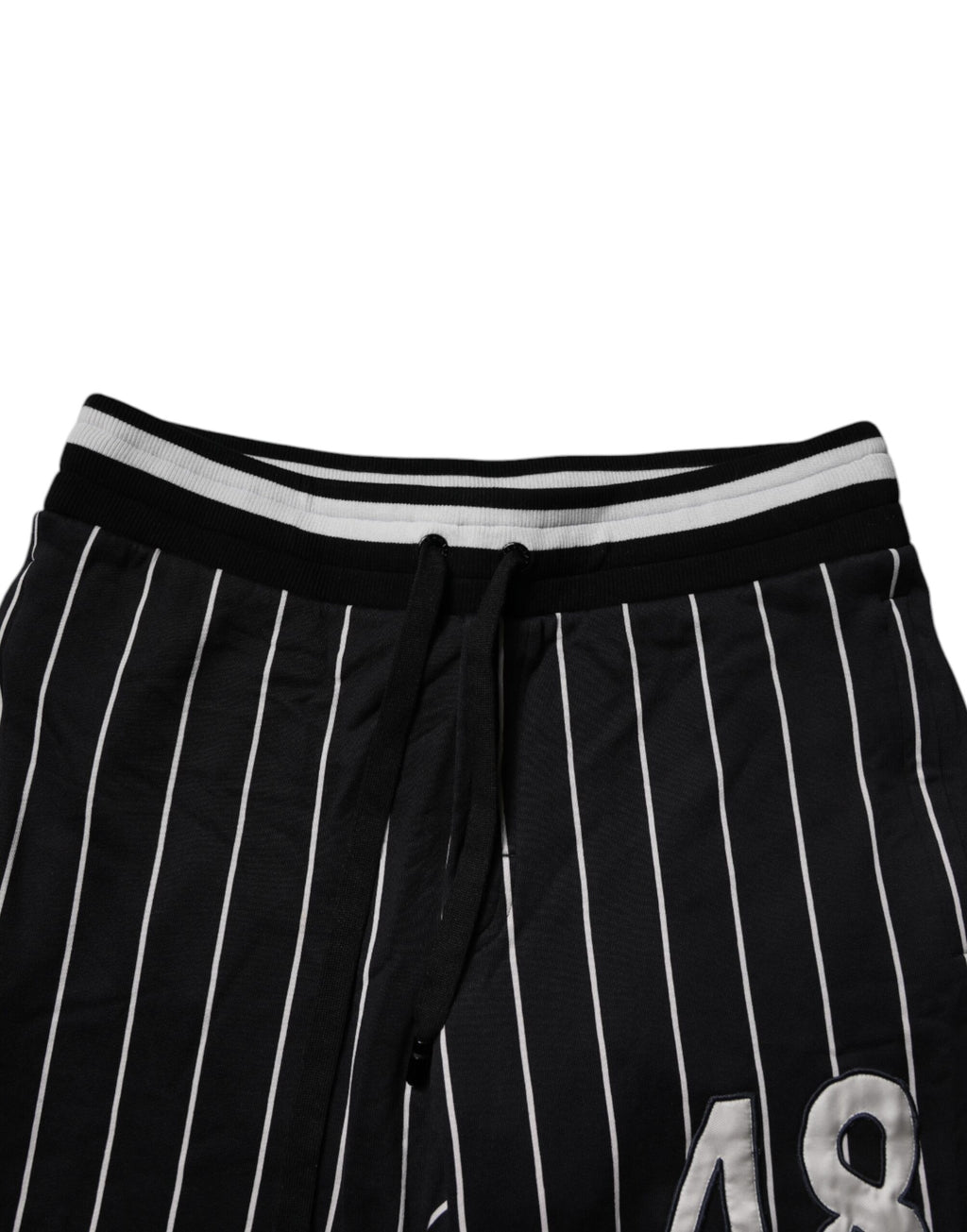 Schwarz-weiß gestreifte Jogginghose