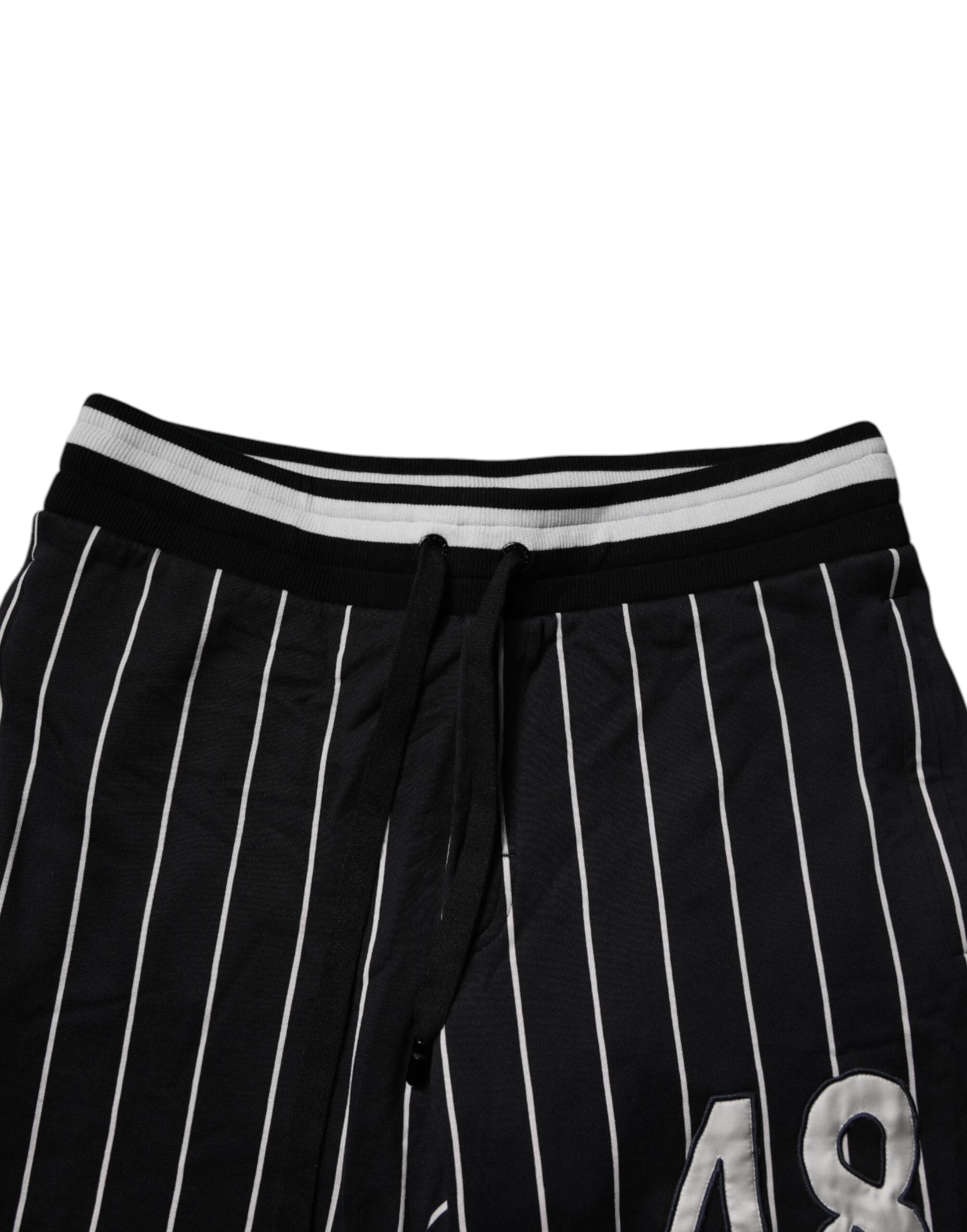 Schwarz-weiß gestreifte Jogginghose