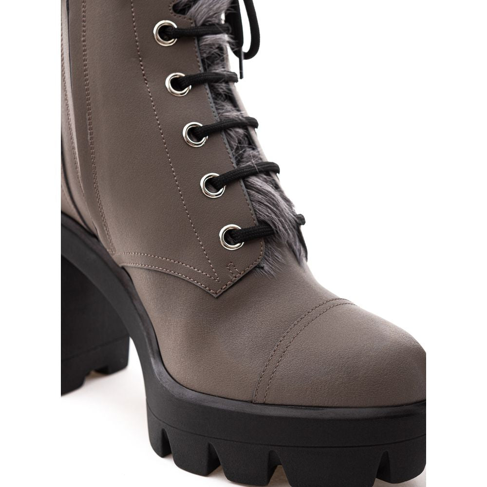 Beigefarbene Schnürstiefel aus Öko-Leder
