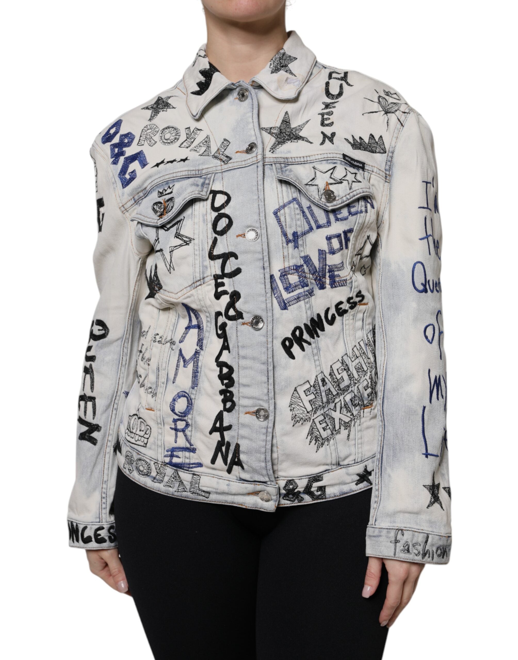 Hellblaue Jeansjacke mit Graffiti-Knopfleiste