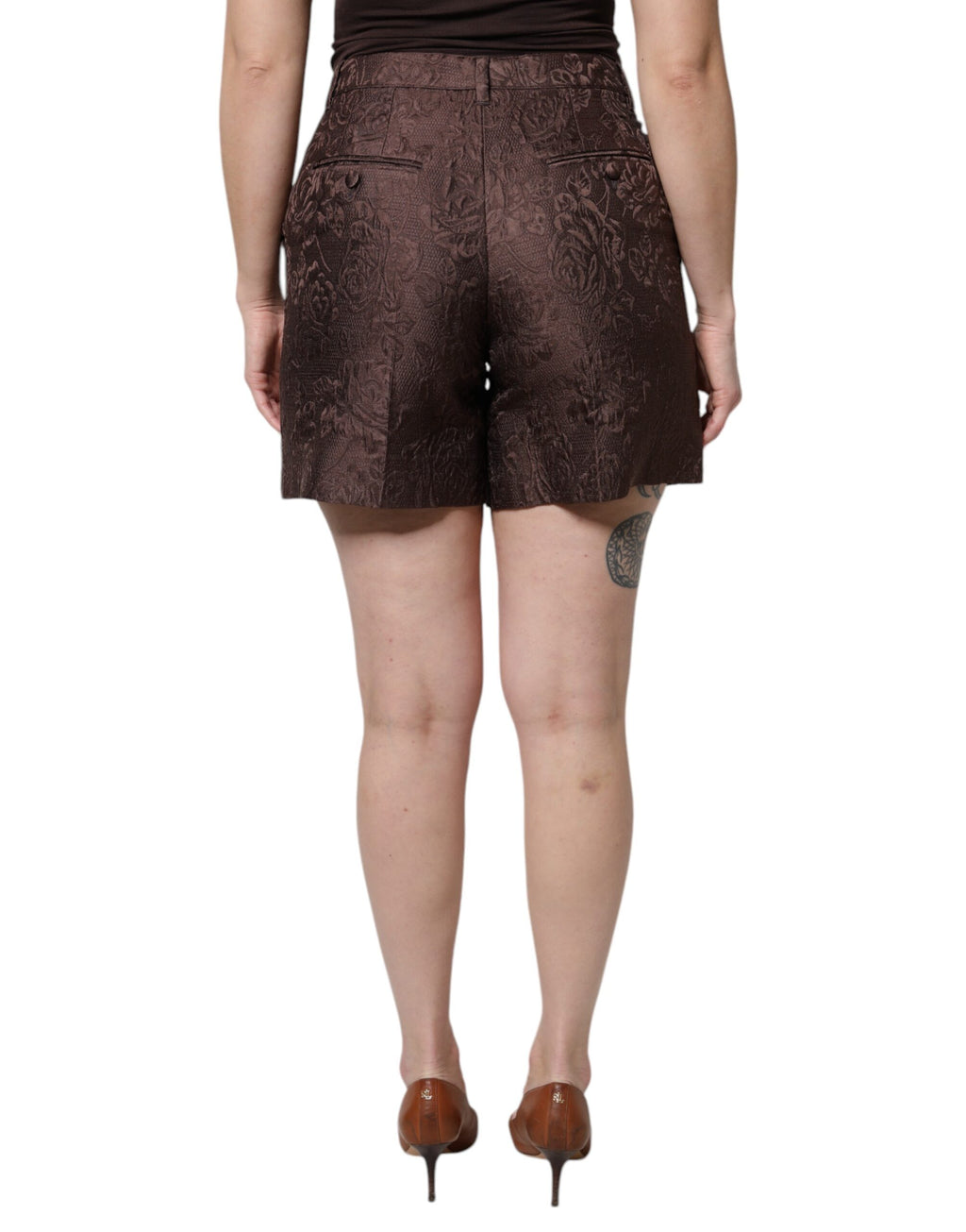 Mid Waist Mini Short aus braunem floralem Brokat