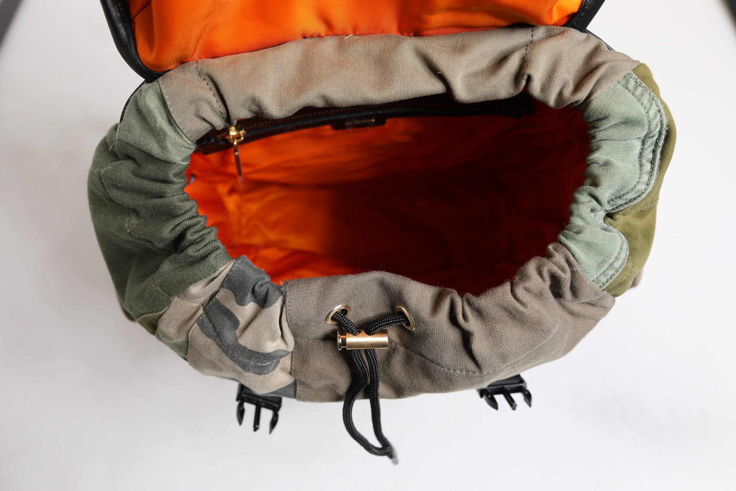 Militärgrüner Patchwork-Reise-Rucksack