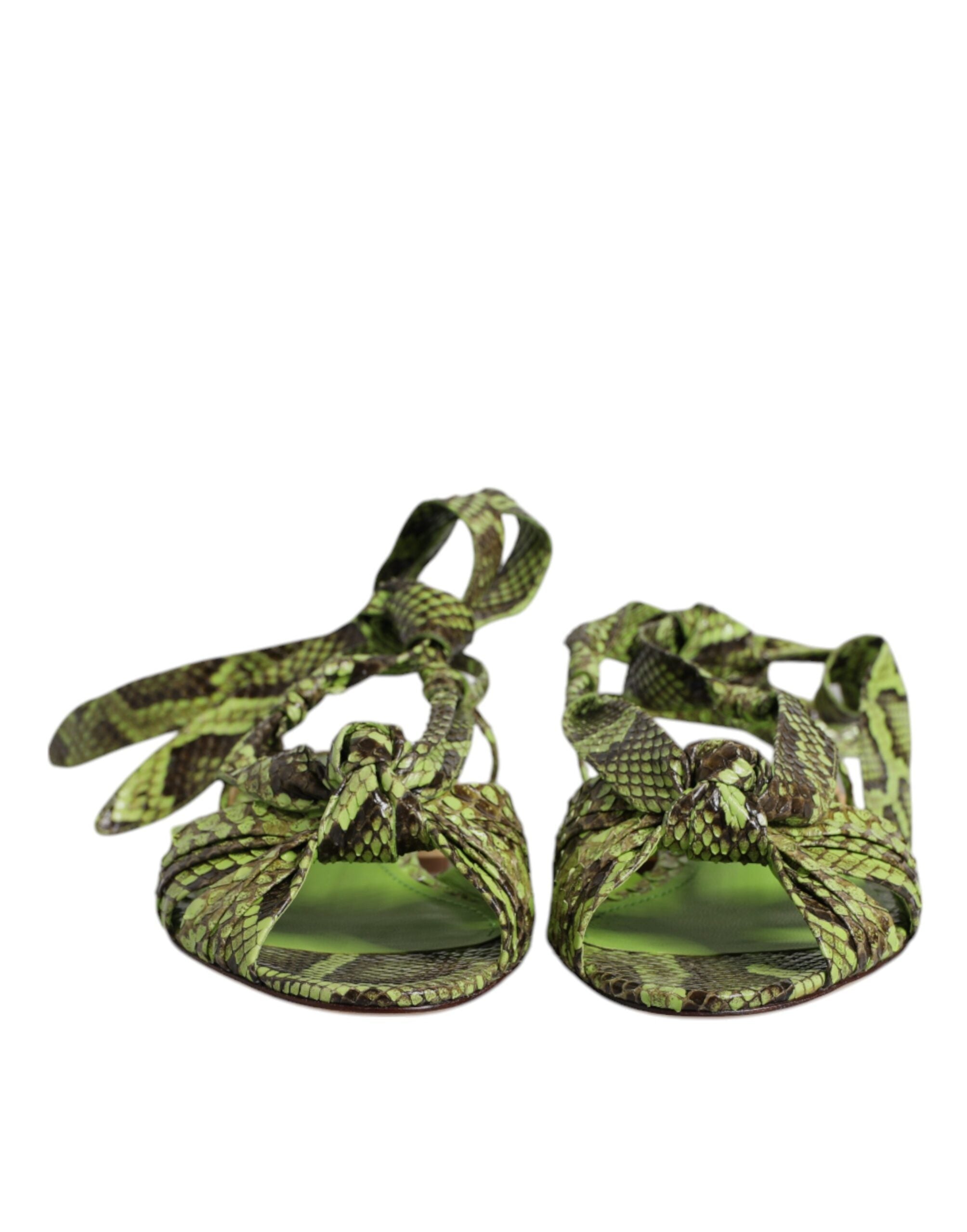 Grüne Sandalen mit Knöchelriemen im Animal-Print
