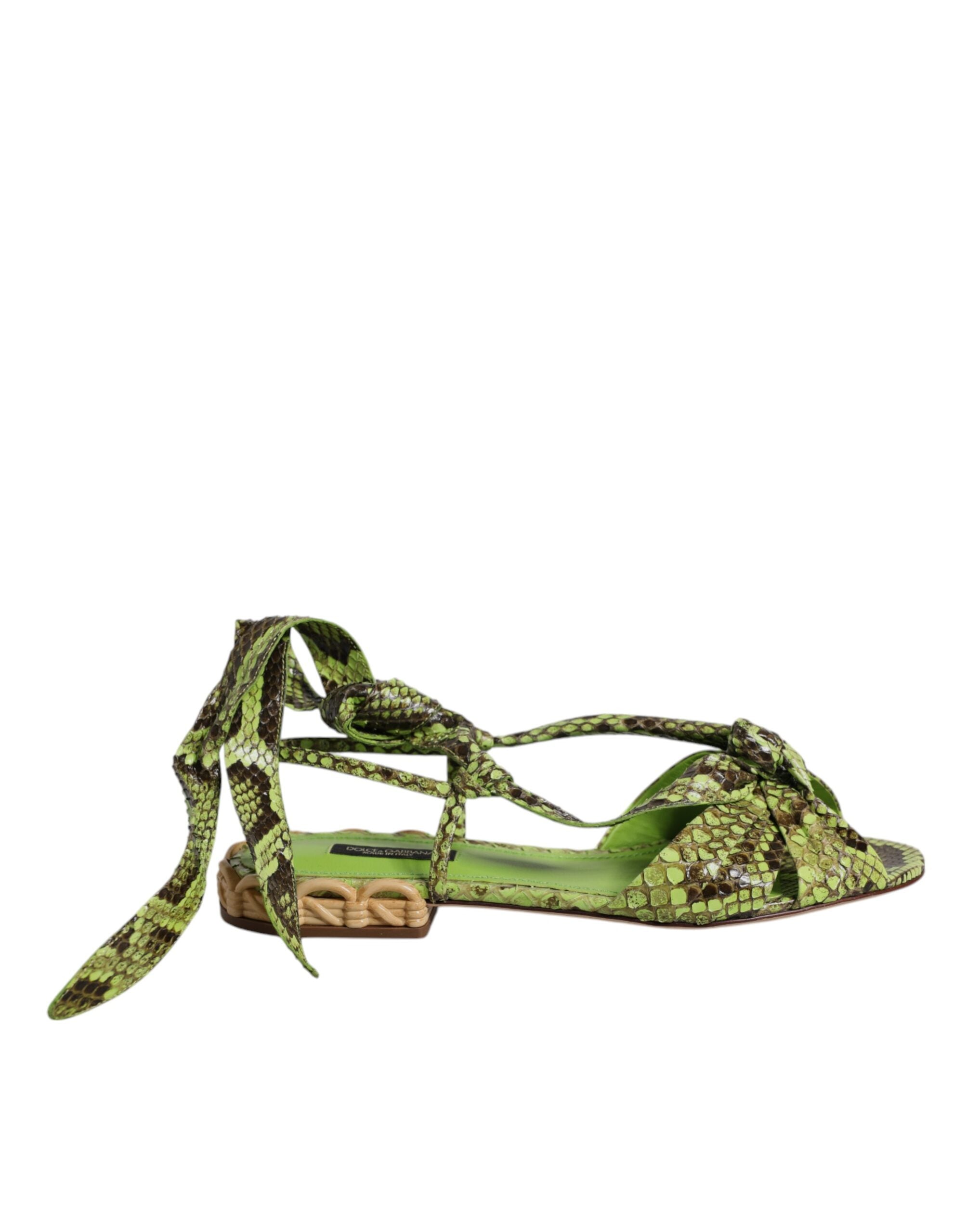 Grüne Sandalen mit Knöchelriemen im Animal-Print