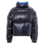 Blaue Polyamid-Jacke in voller Länge