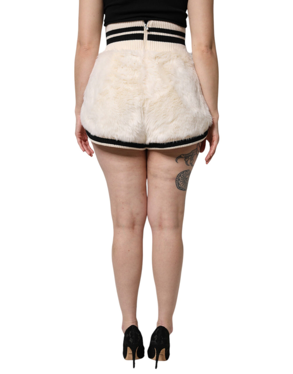 Weiße Hot Pants aus Kunstpelz mit hoher Taille