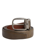 Brauner Ledergürtel mit klassischer Metallschnalle