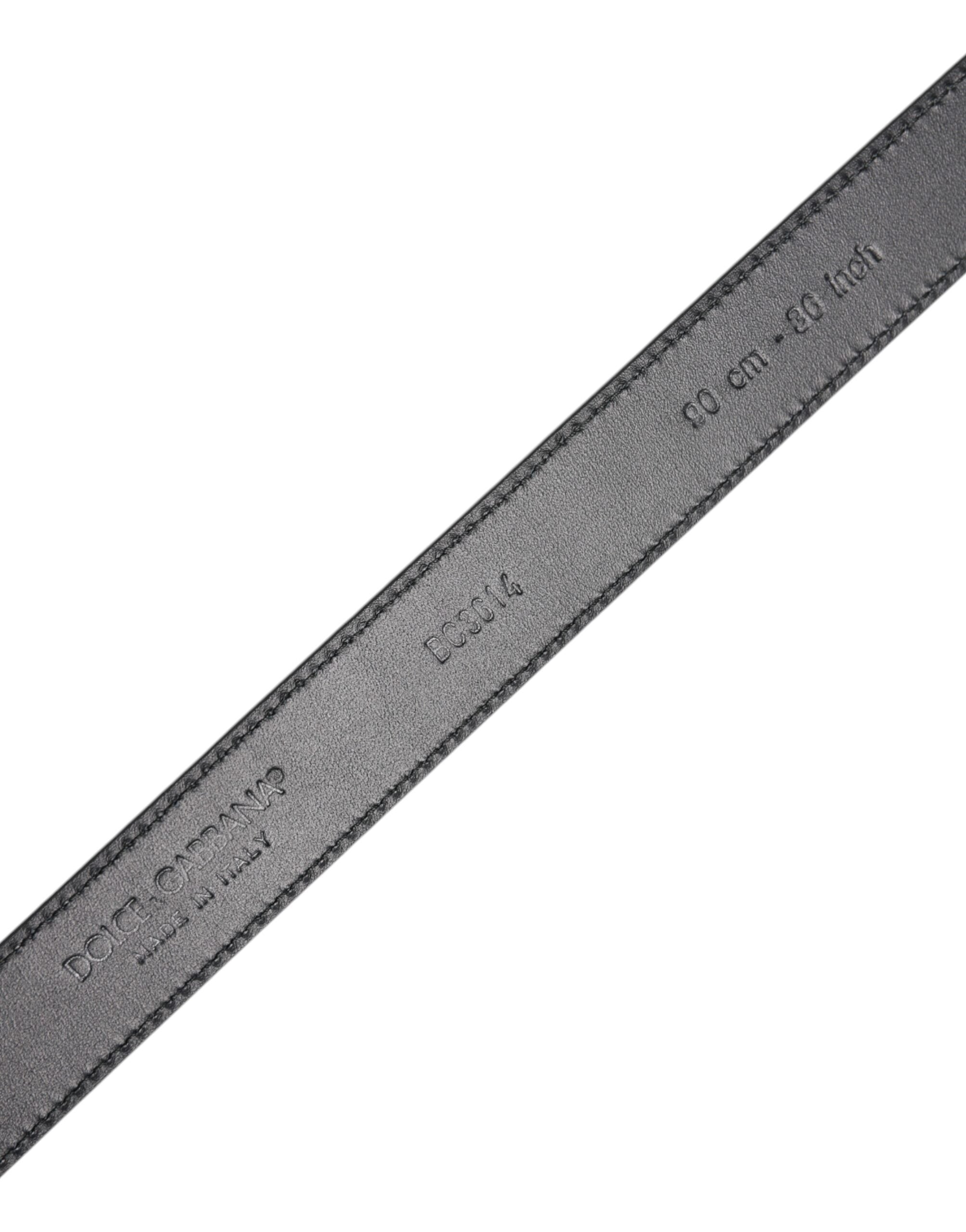 Gürtel aus schwarzem Kalbsleder mit klassischer Metallschnalle