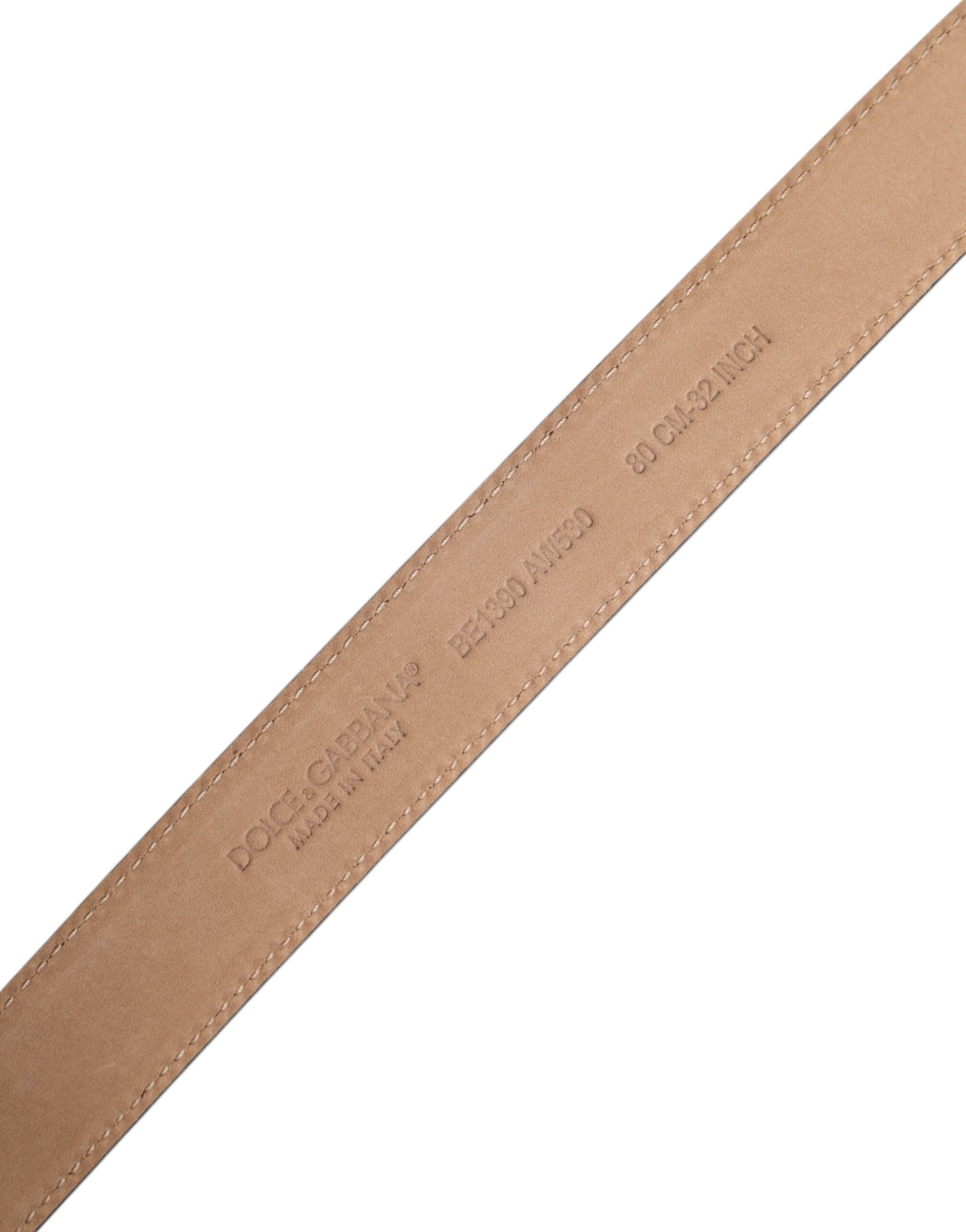 Schwarzer Ledergürtel mit Logo-Metallschnalle