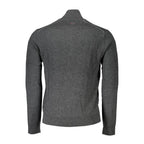 Grauer Herrenpullover aus Stoff