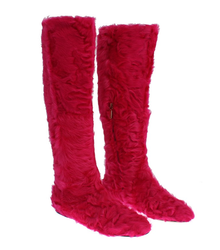Flache Stiefel aus rosafarbenem Lammfell-Leder