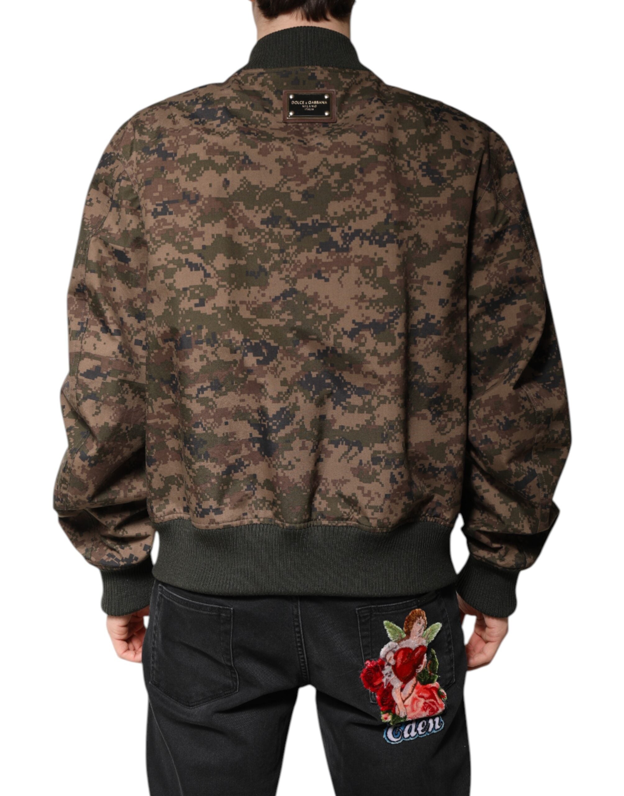 Bomberjacke im braunen Camouflage-Muster mit durchgehendem Reißverschluss
