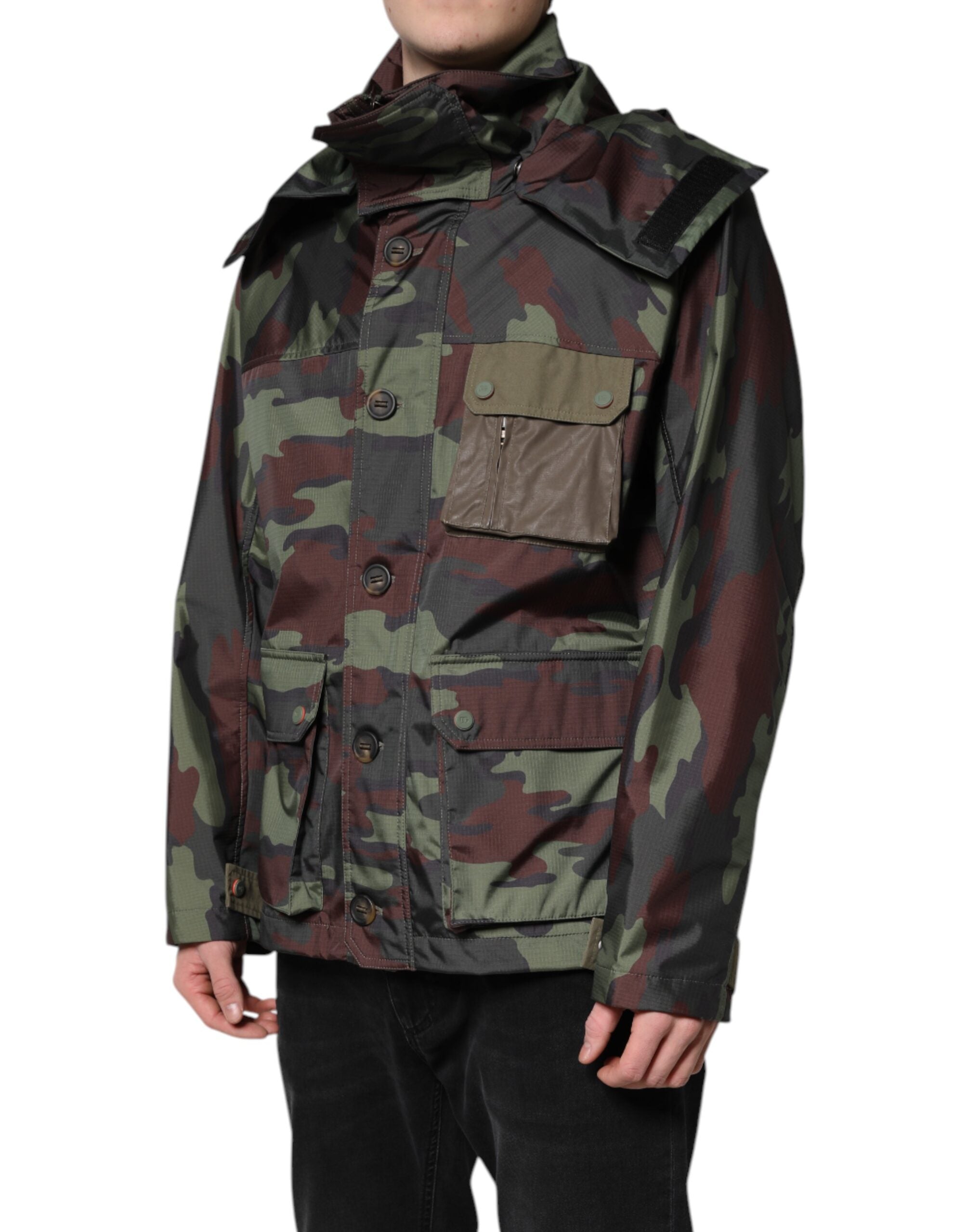 Bunte Camouflage-Jacke mit Knöpfen und Kapuze