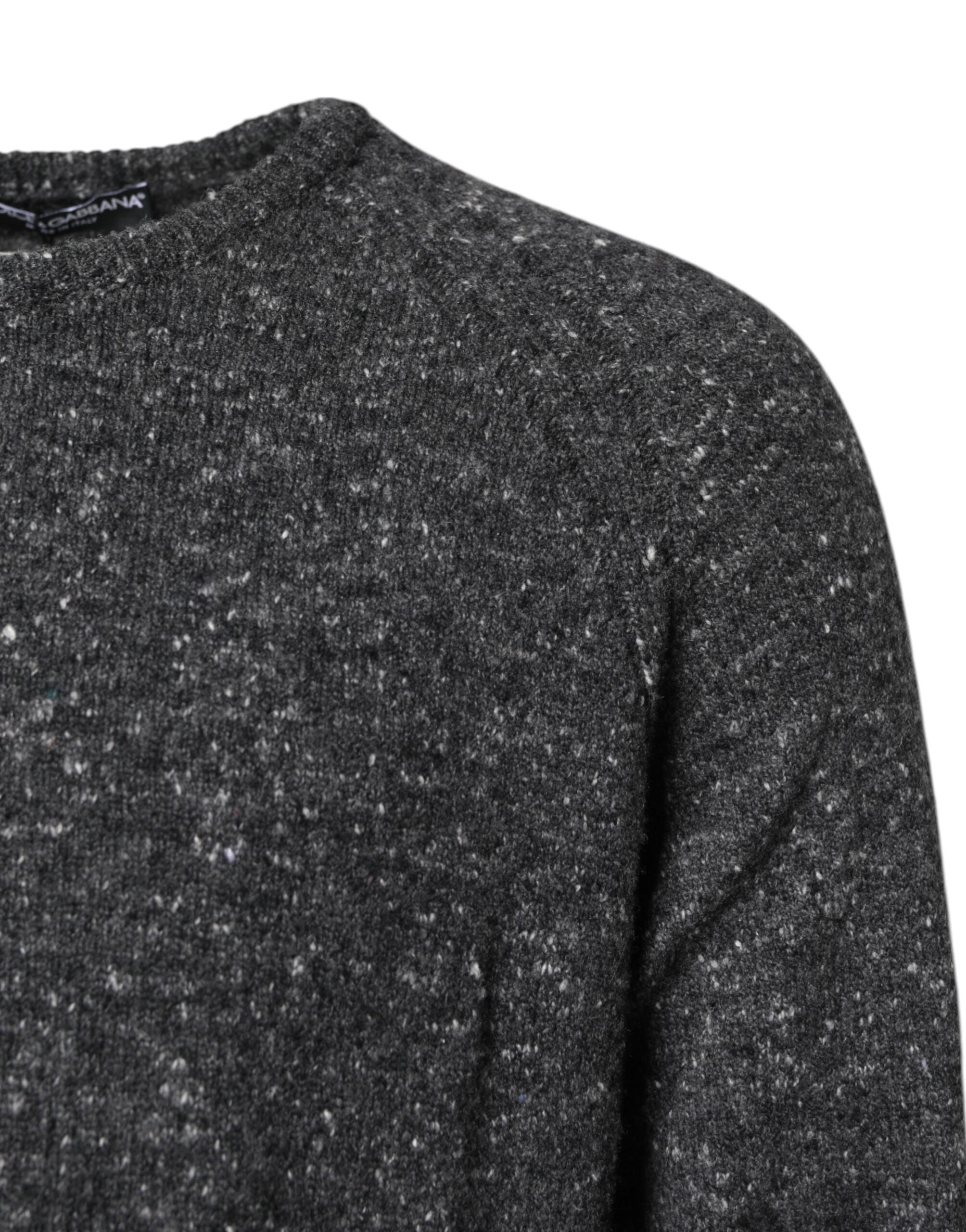 Grauer Wollstrickpullover mit Rundhalsausschnitt