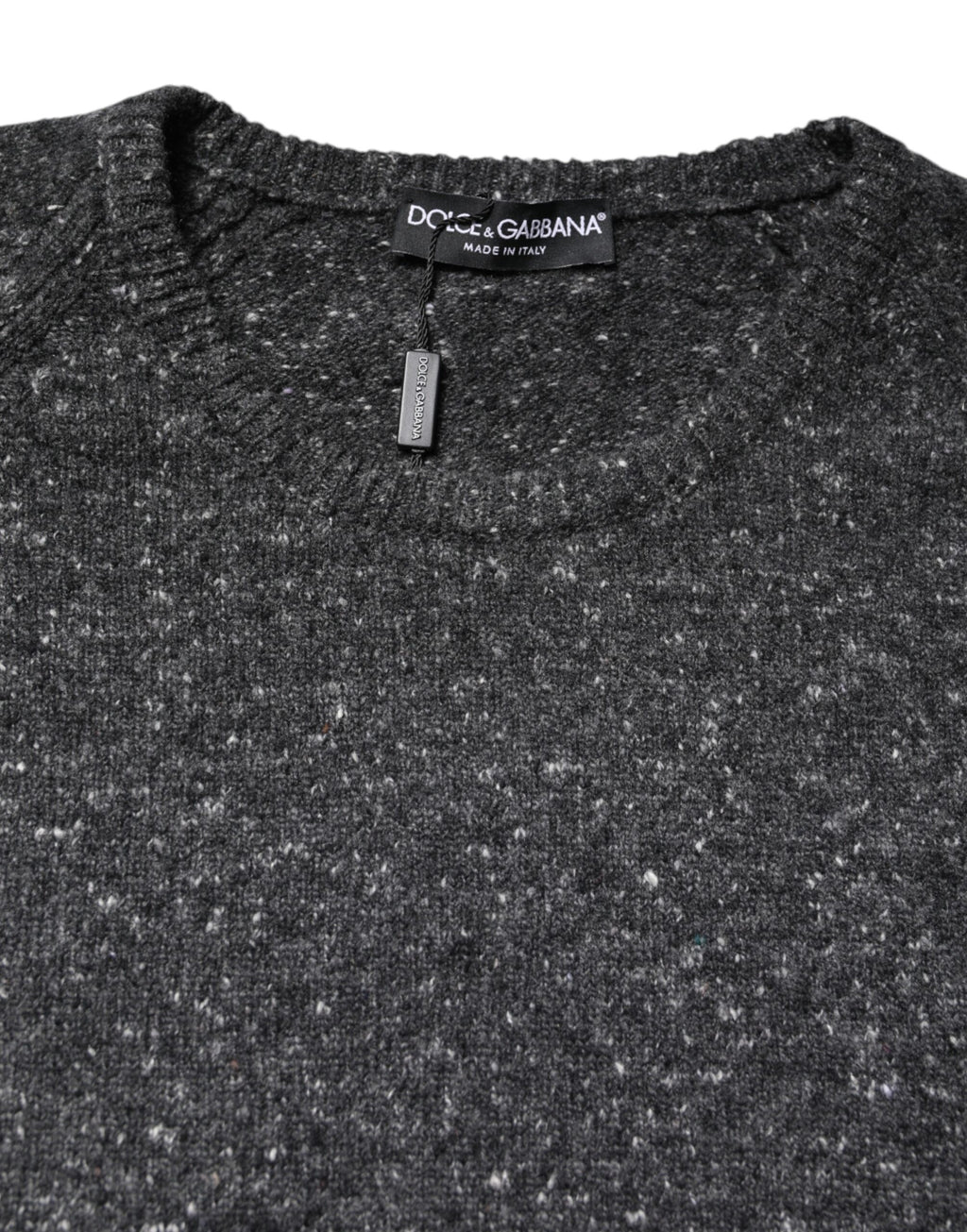 Grauer Wollstrickpullover mit Rundhalsausschnitt