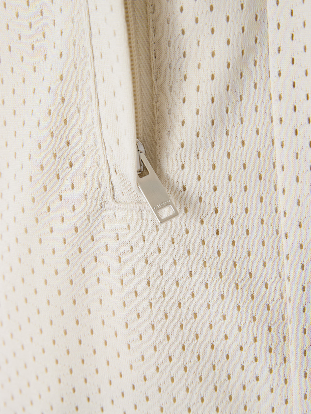 Cremefarbene Polyester-Logo-Shorts