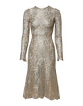 Goldfarbenes geblümtes Spitzenkleid mit langen Ärmeln und ausgestelltem Rock