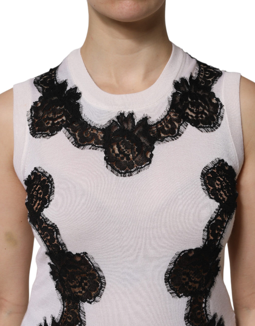Weißes Kaschmir-Tanktop mit floralen Spitzendetails