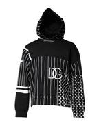 Schwarz-weiß gestreifter Kapuzenpullover