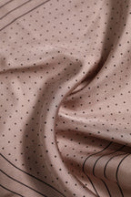 Beiger gepunkteter Herren-Foulard aus Seide