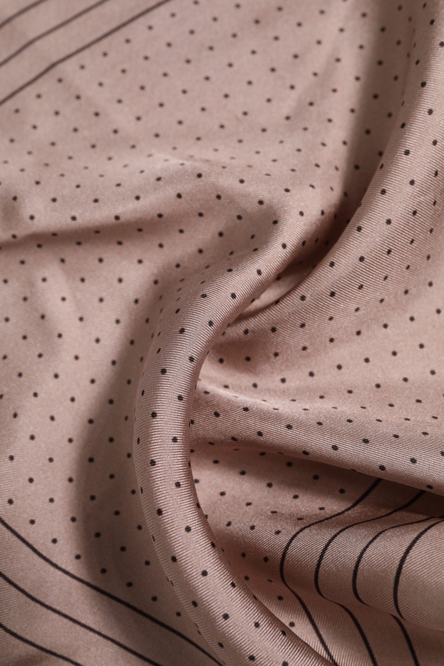 Beiger gepunkteter Herren-Foulard aus Seide