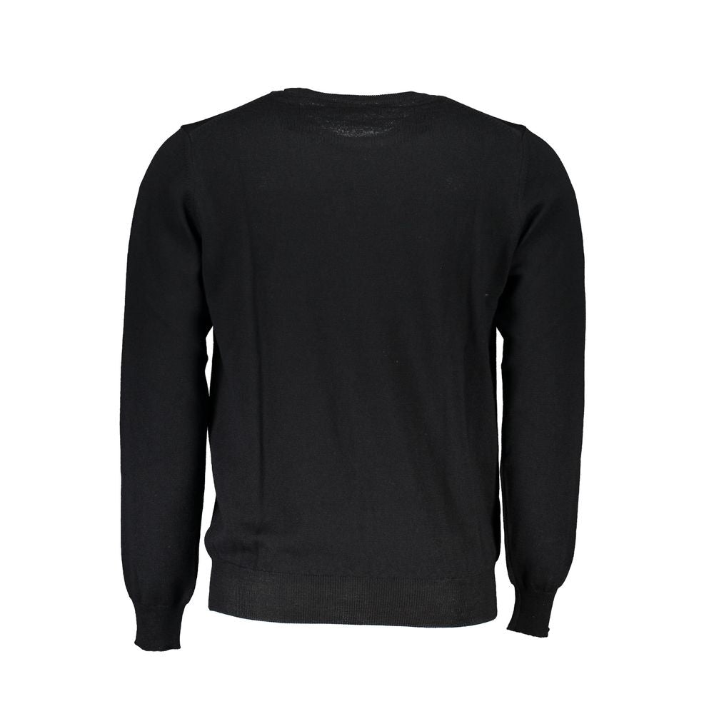 Schwarzer Herrenpullover aus Stoff