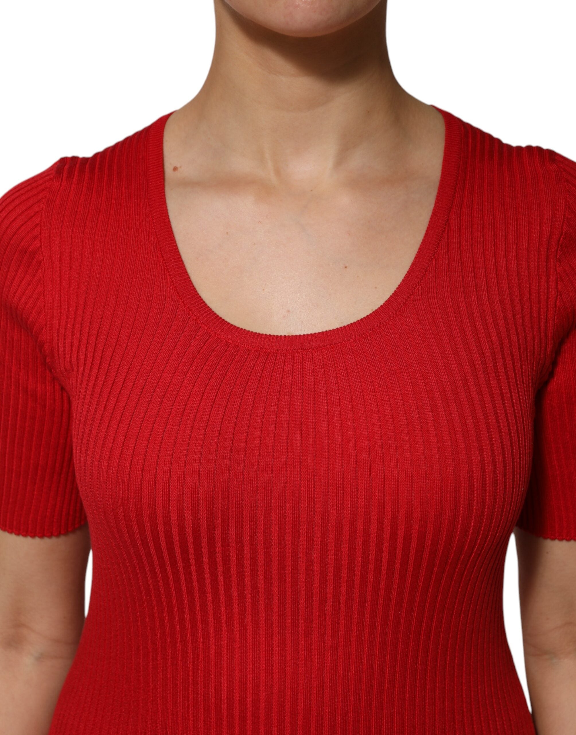 Rotes Rundhals-Kurzarm-Pullover-Oberteil