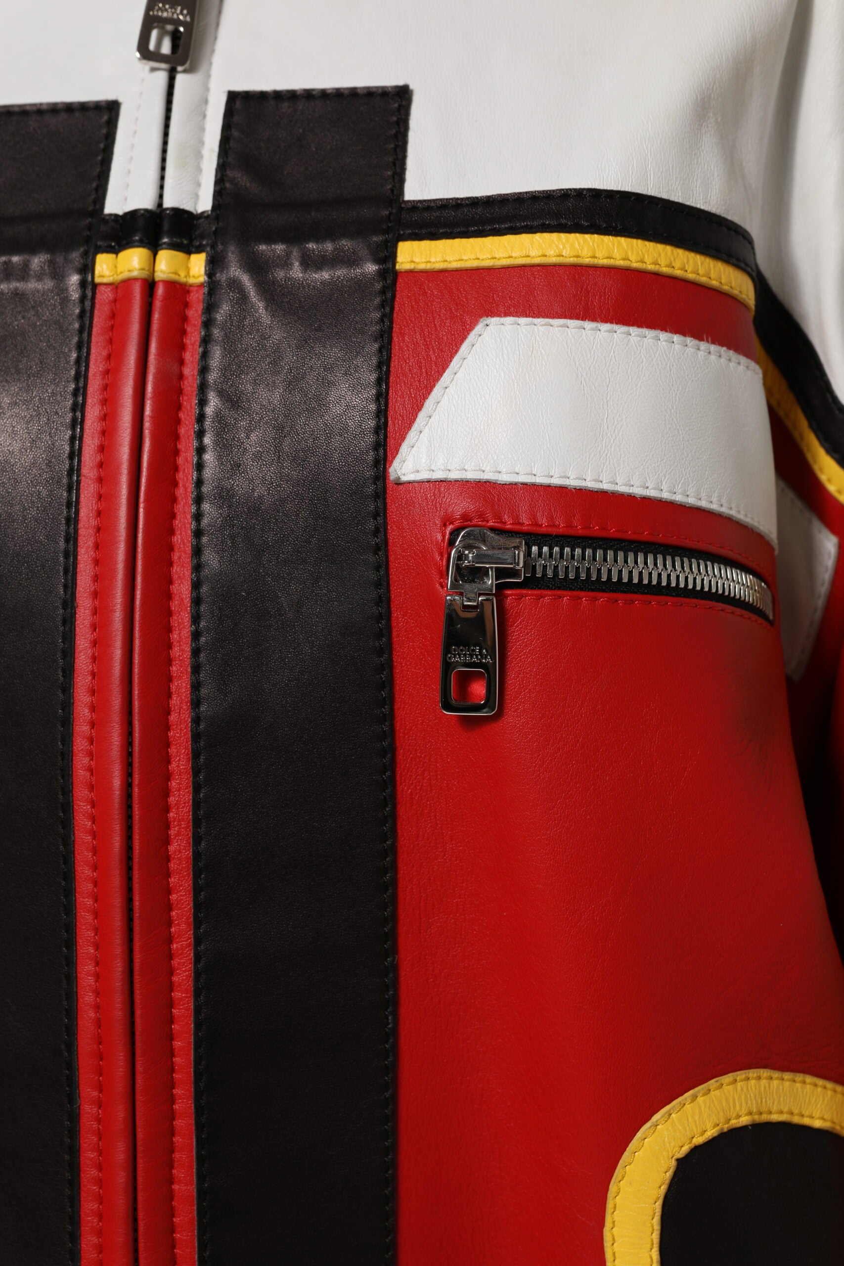 Mehrfarbige Leder-Bikerjacke mit durchgehendem Reißverschluss