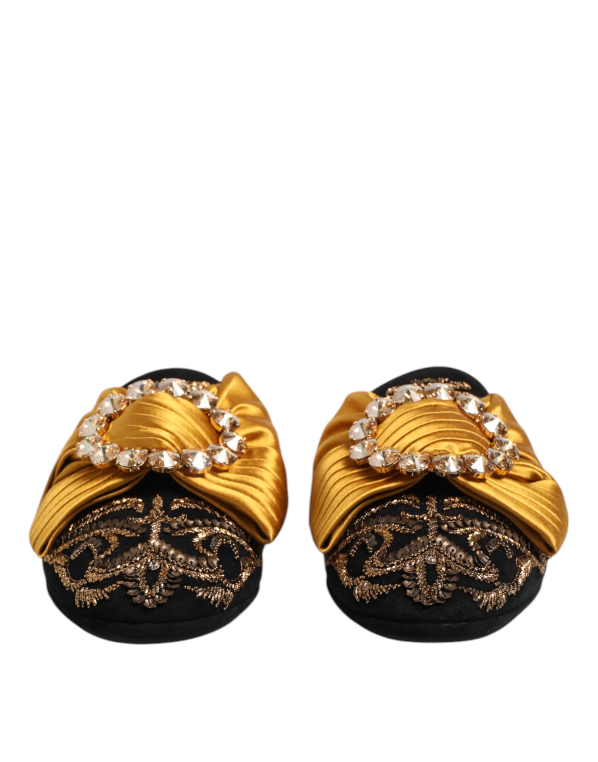 Mehrfarbige verzierte flache Sandalen