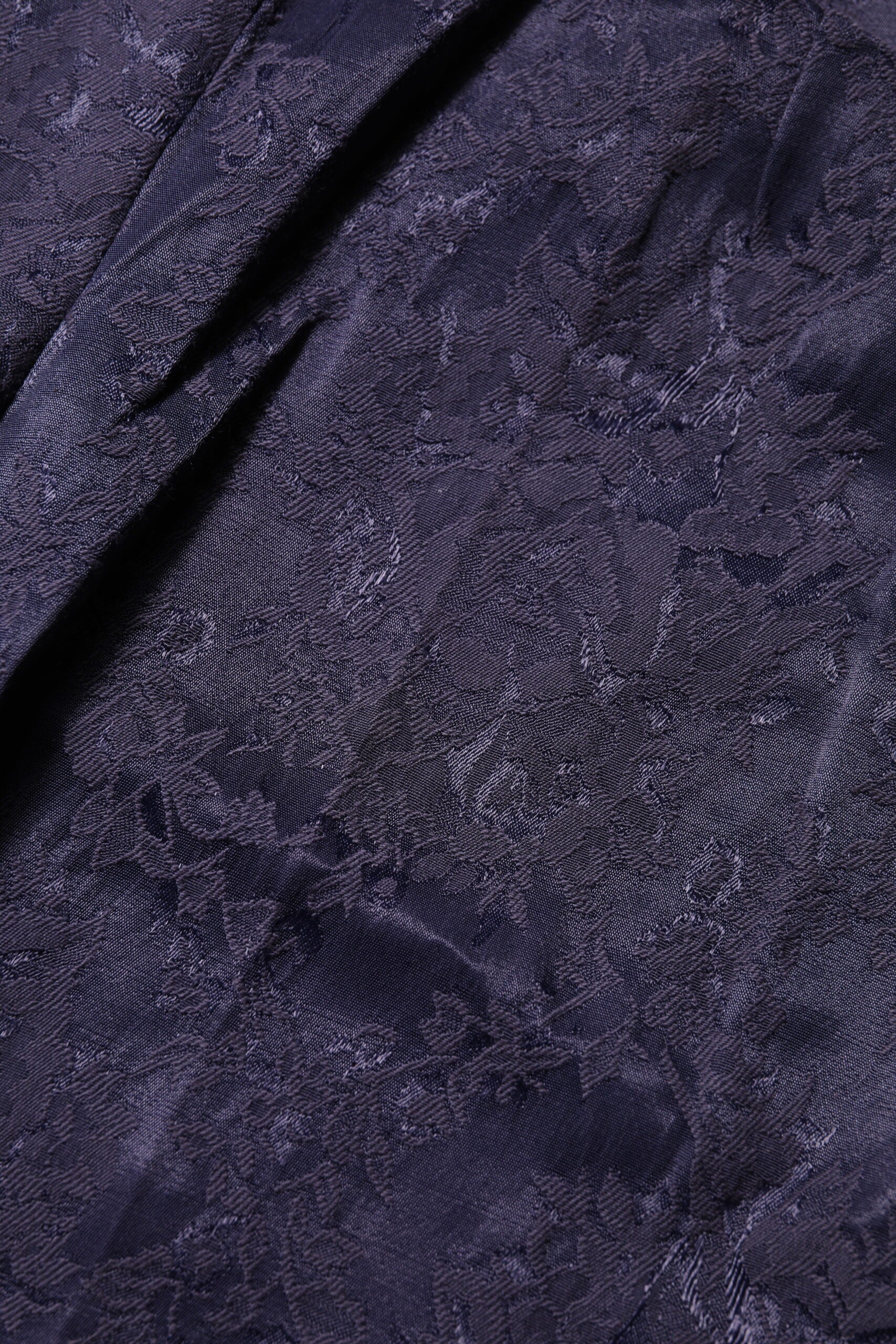 Violette Jacquard-Hose mit hohem Bund