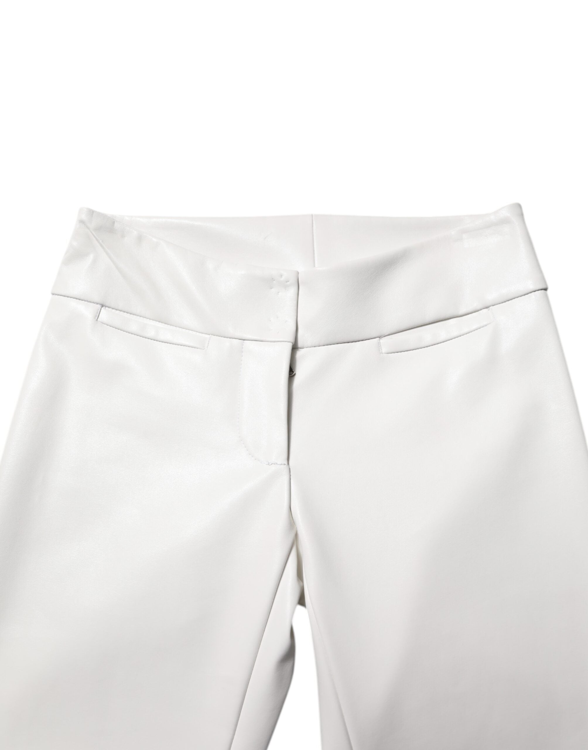 Weiße High-Waist-Hose aus Polyurethan mit schmal zulaufendem Bein