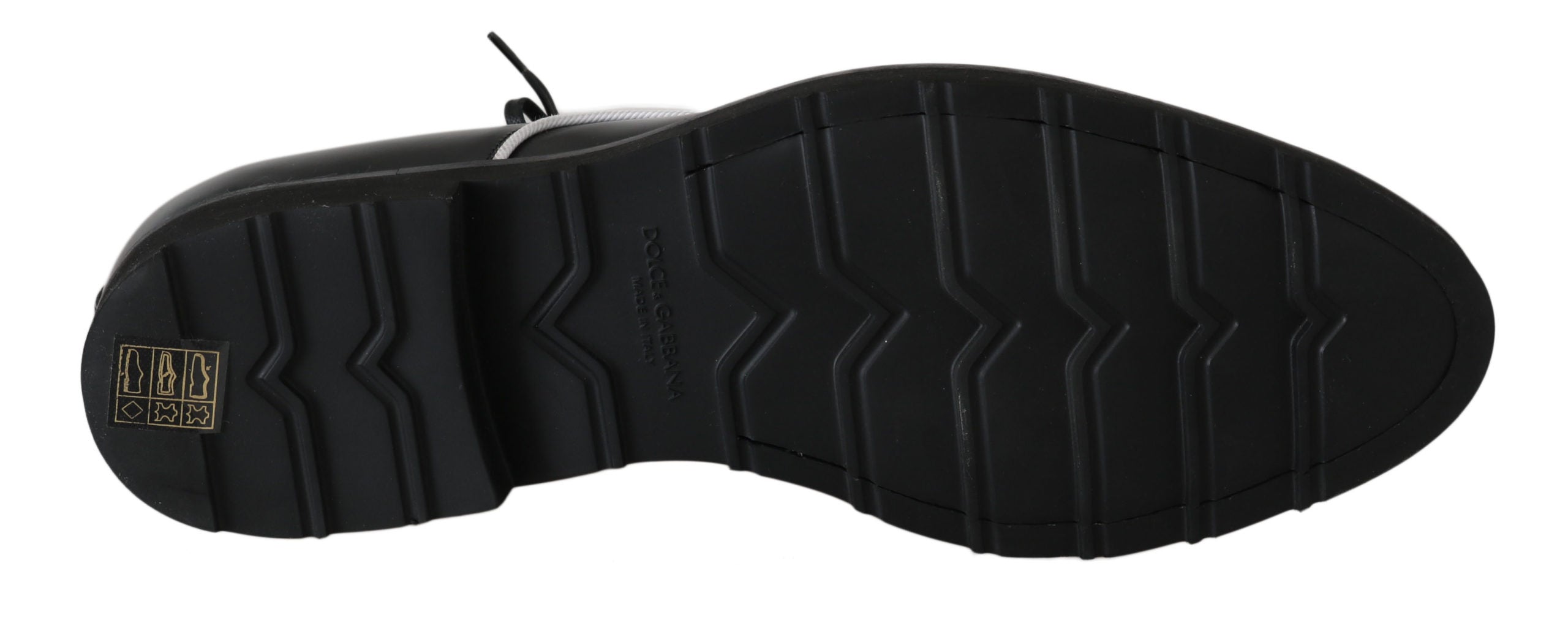 Schwarze Leder-Derbys mit weißer Linie