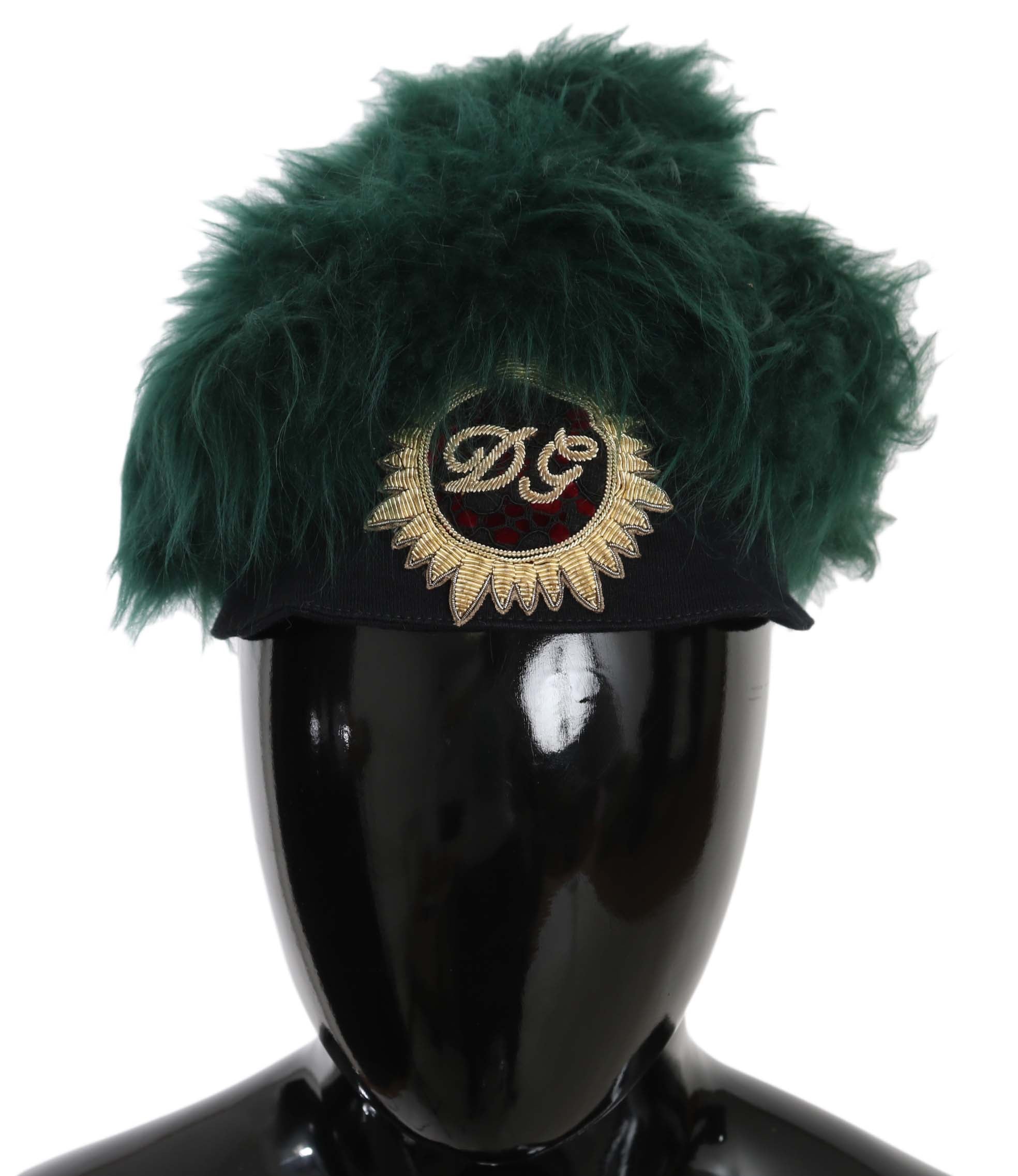 Cloche-Hut aus grünem Pelz mit gesticktem DG-Logo