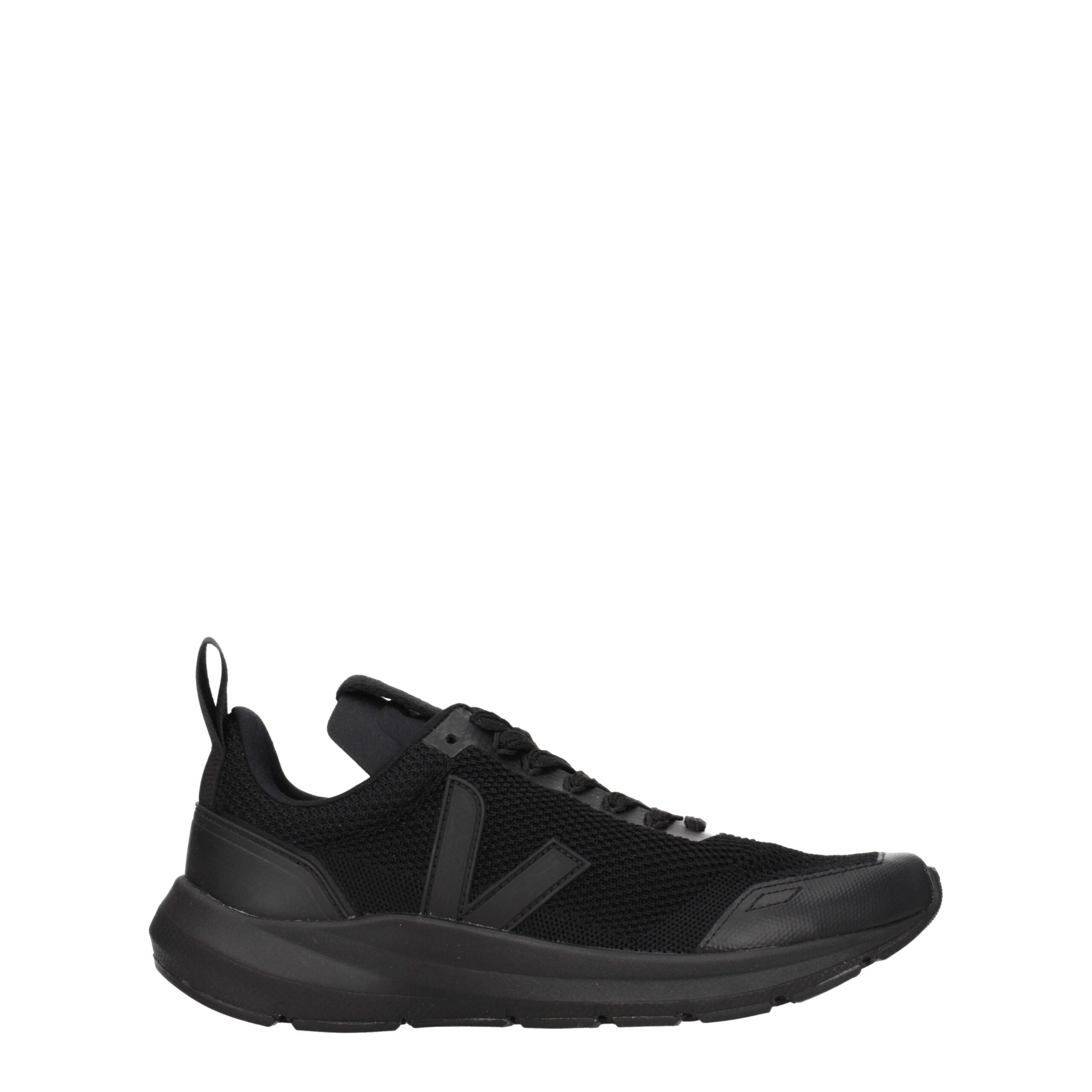 Schwarze Sportschuhe aus Stoff