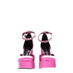 Pinkfarbene Satin-Plateaupumps