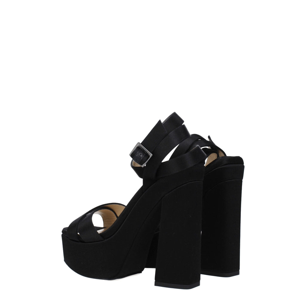 Sandalen mit Plateau aus schwarzem Satin