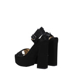 Sandalen mit Plateau aus schwarzem Satin