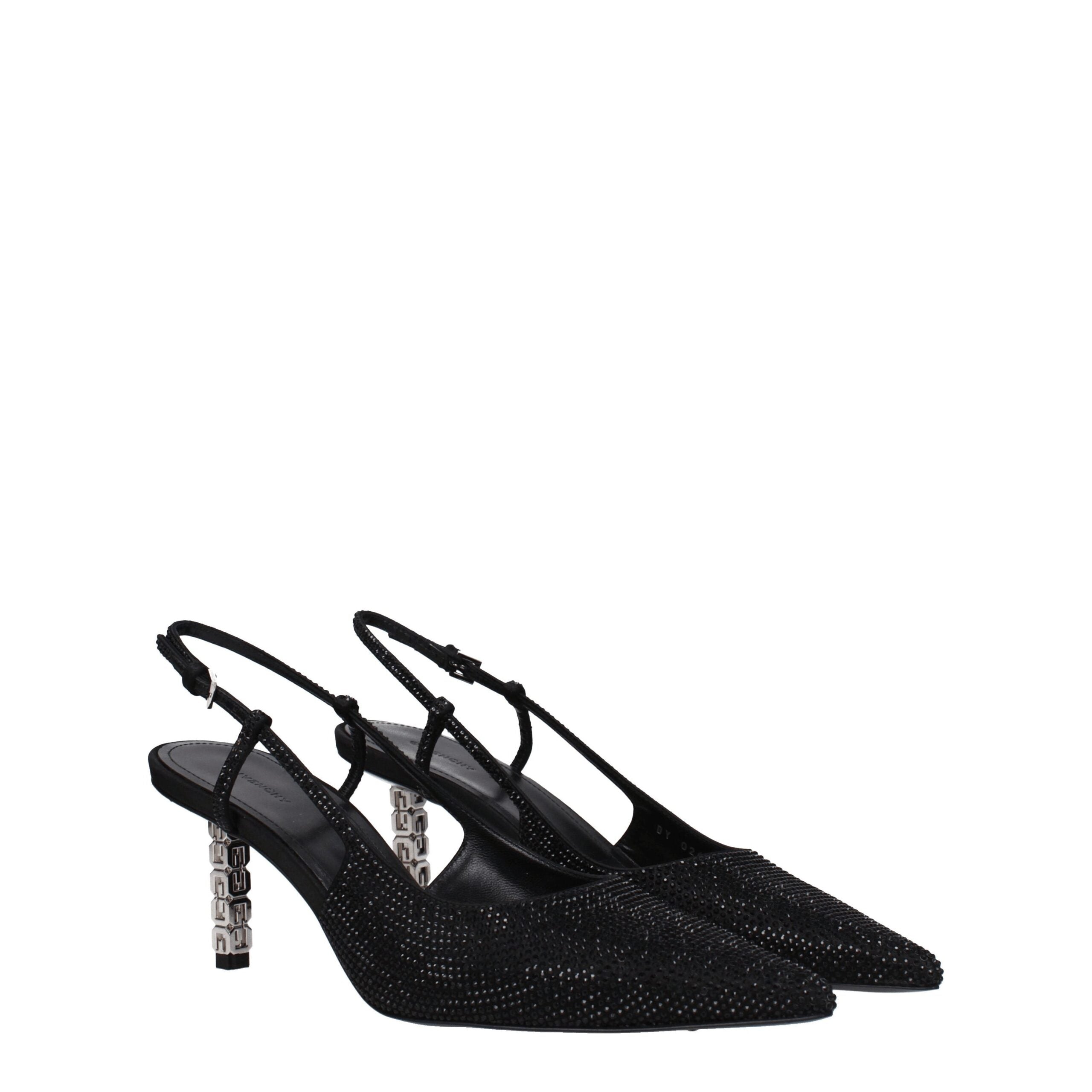 High Heels aus schwarzem Stoff