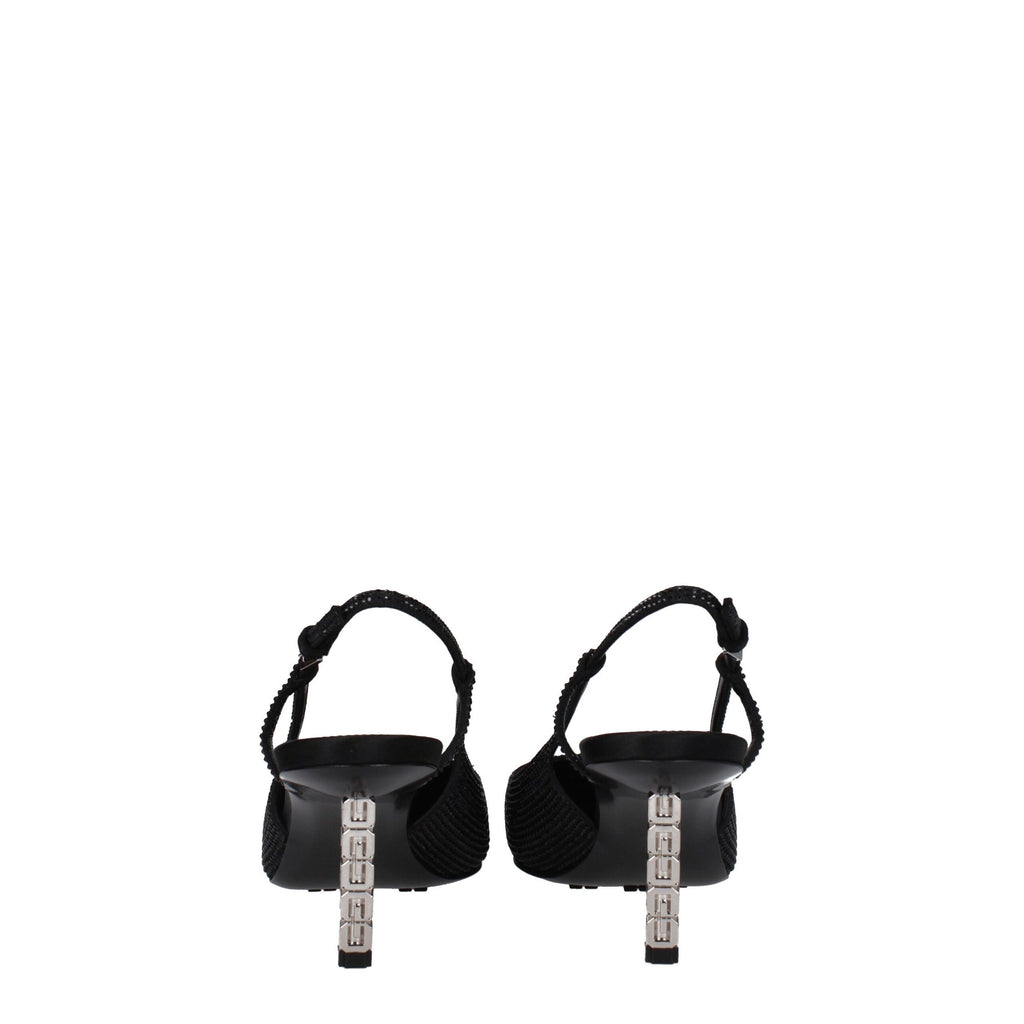 High Heels aus schwarzem Stoff