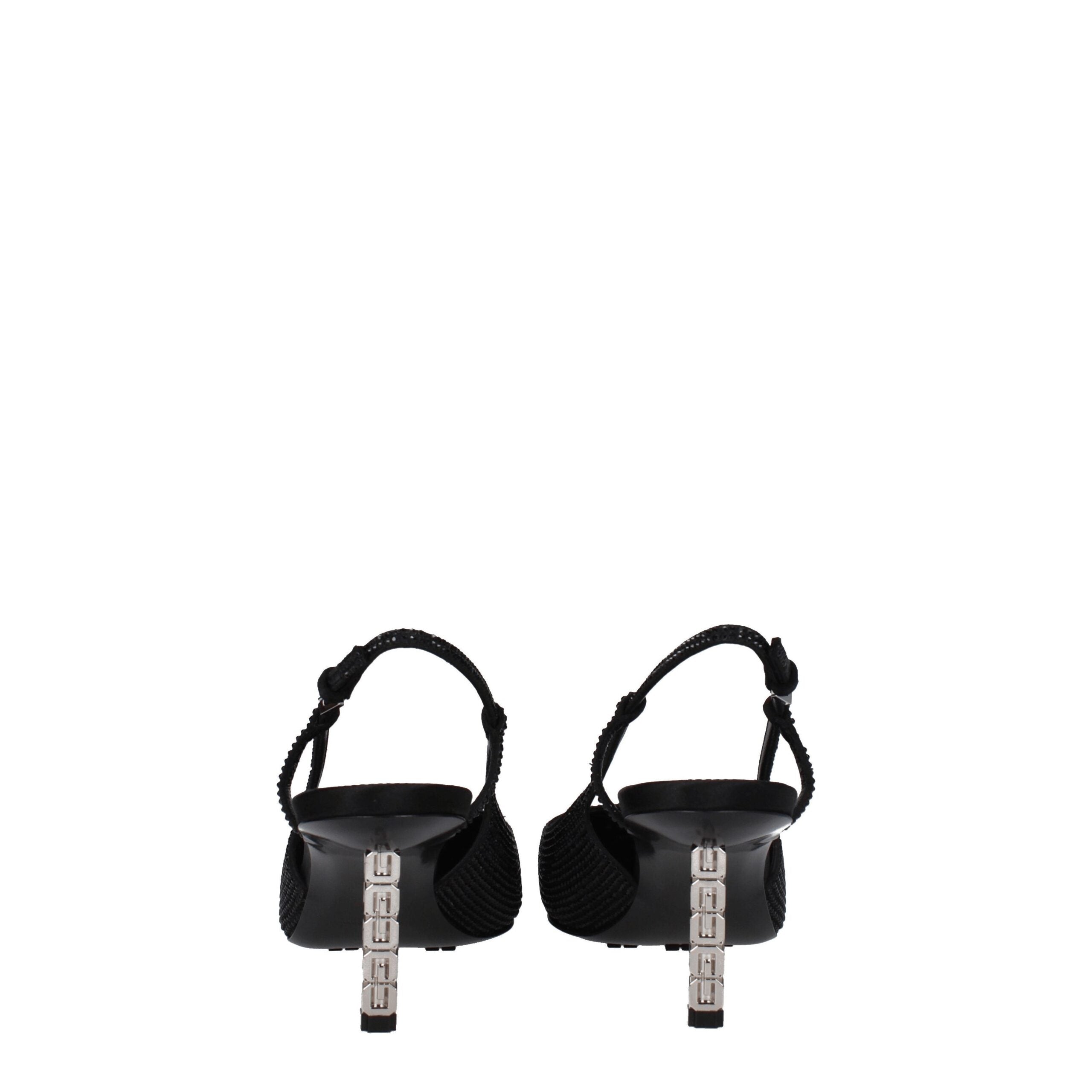 High Heels aus schwarzem Stoff