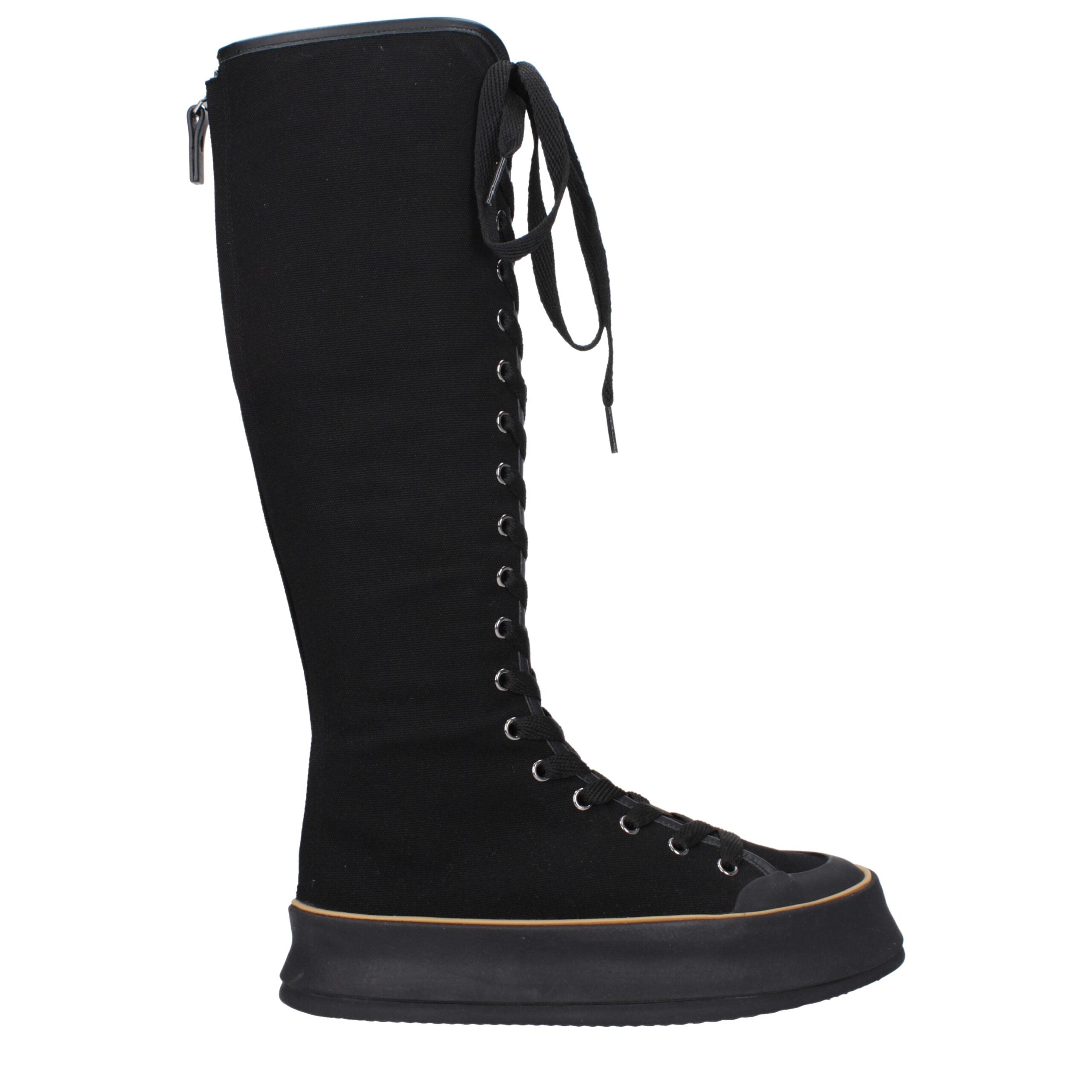 Schwarze Schnürstiefeletten aus Stoff