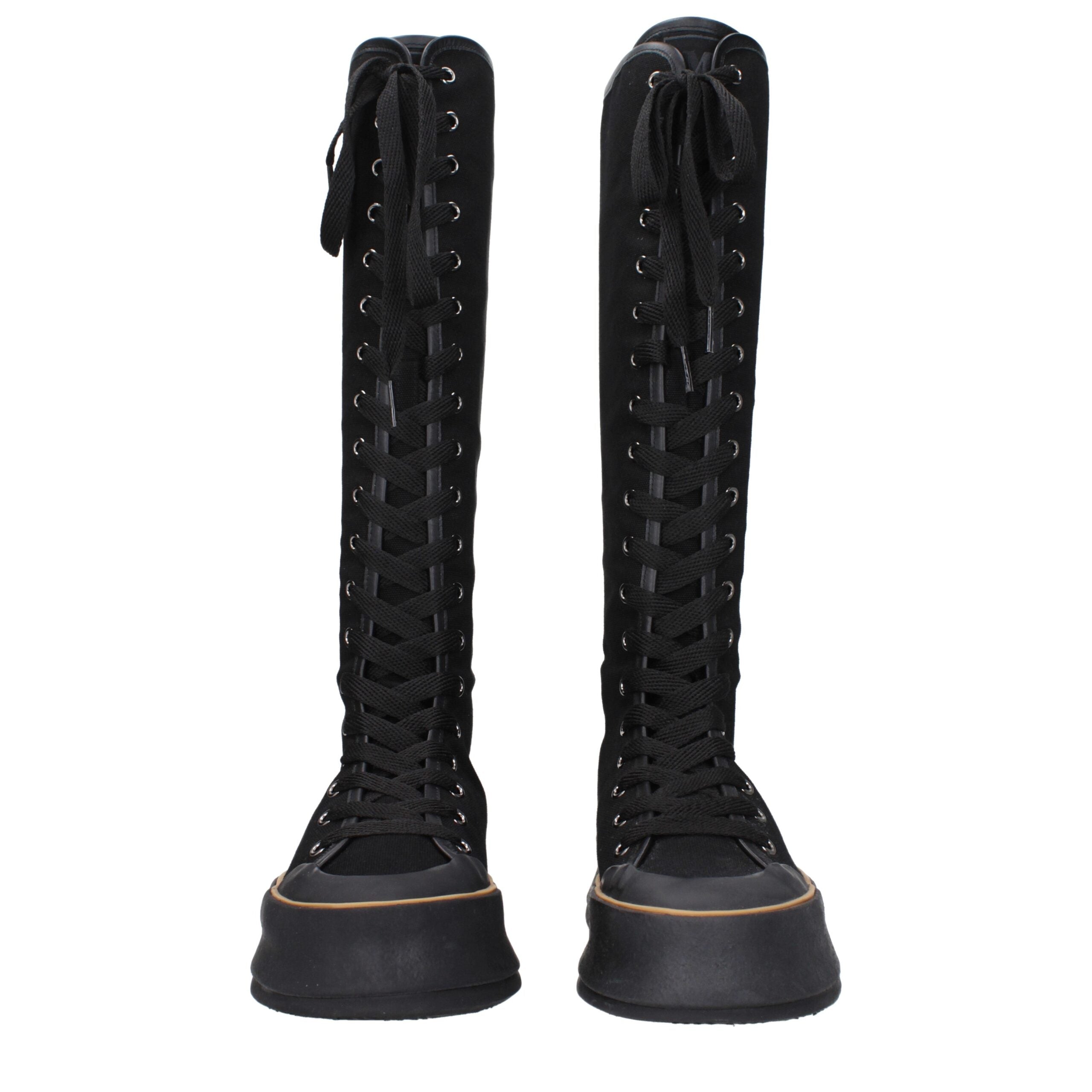 Schwarze Schnürstiefeletten aus Stoff