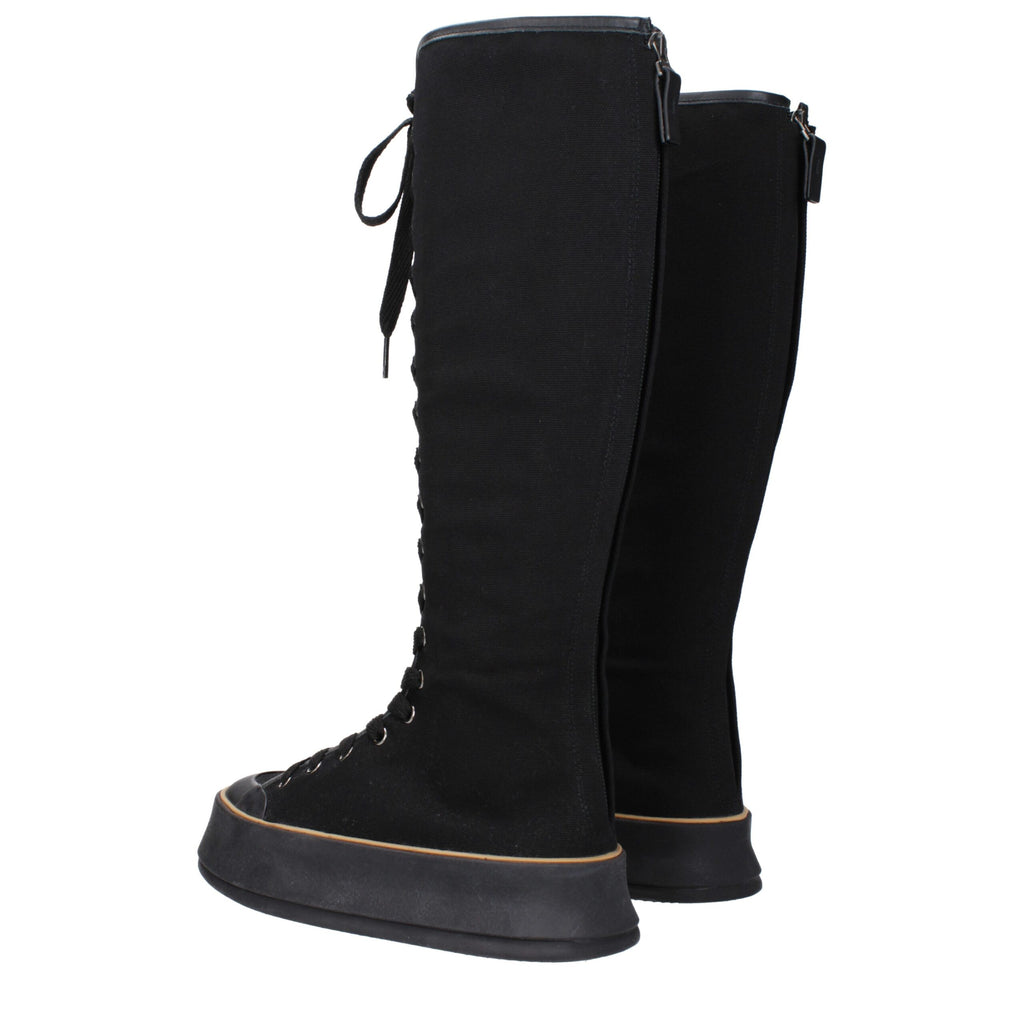 Schwarze Schnürstiefeletten aus Stoff