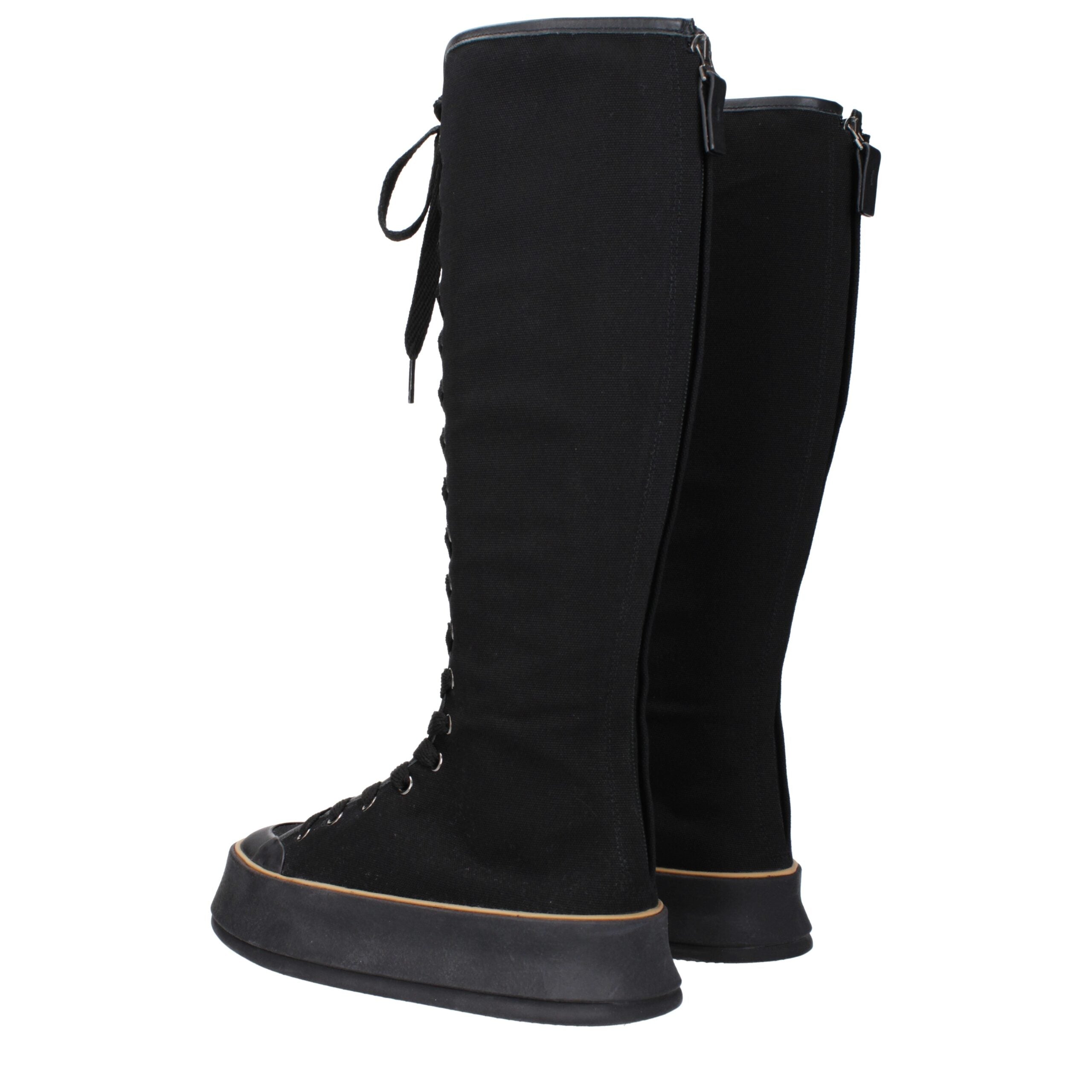 Schwarze Schnürstiefeletten aus Stoff