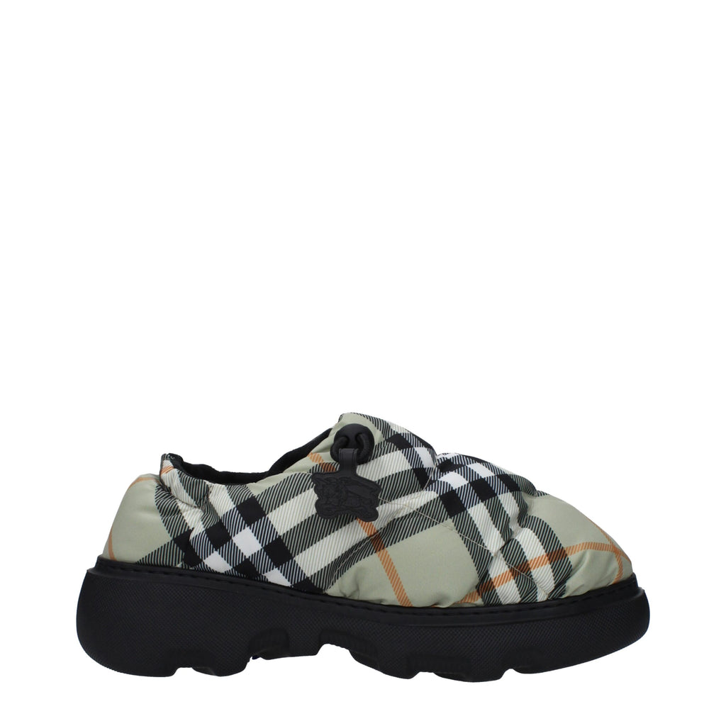Grüne Slip-On-Loafer aus Stoff