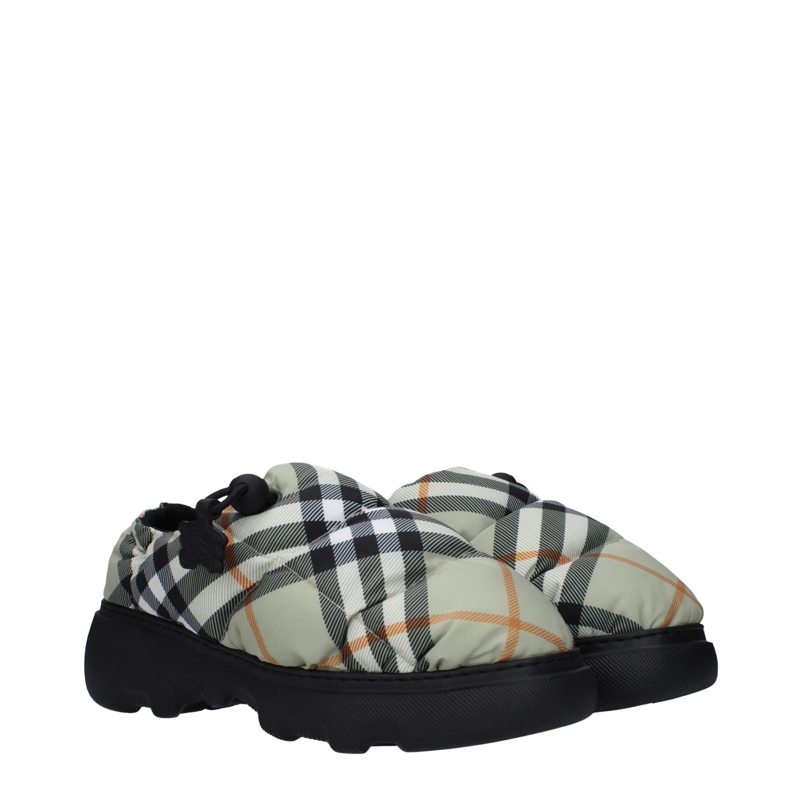 Grüne Slip-On-Loafer aus Stoff