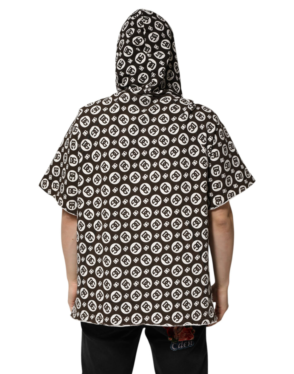 Brauner und weißer Kapuzenpullover mit DG-Logo