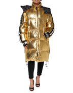 Goldener gesteppter Daunenjacke mit Kapuze und durchgehendem Reißverschluss
